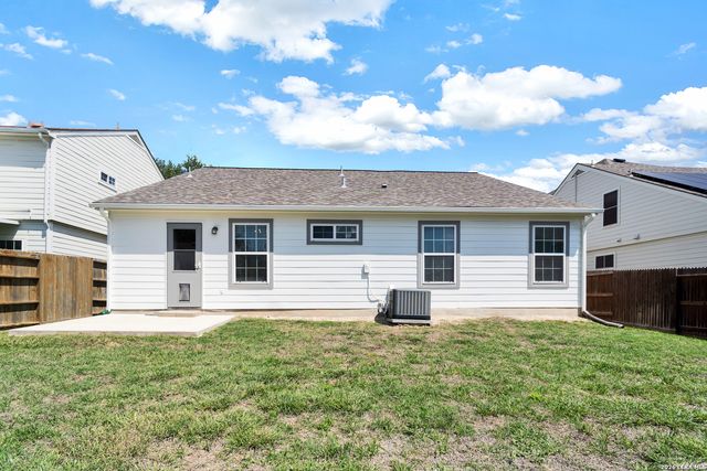 153 Bentwood Ranch Dr., Cibolo, TX 78108