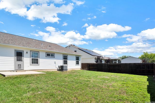 153 Bentwood Ranch Dr., Cibolo, TX 78108