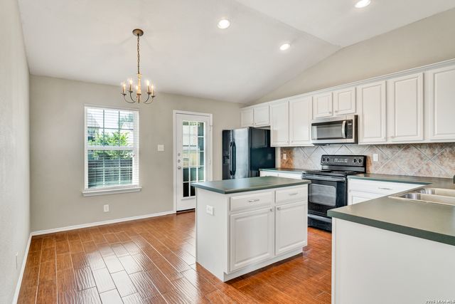 153 Bentwood Ranch Dr., Cibolo, TX 78108