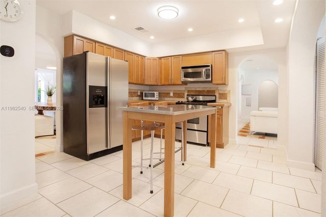 100 SW 26th Road, Miami, FL 33129
