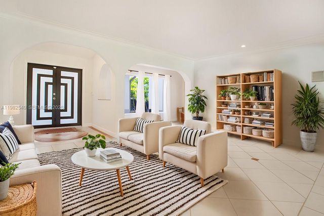 100 SW 26th Road, Miami, FL 33129
