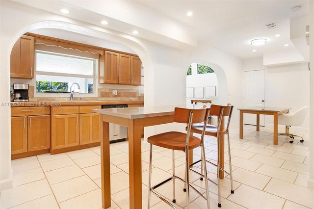 100 SW 26th Road, Miami, FL 33129