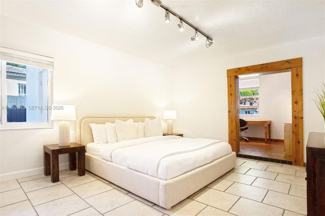 100 SW 26th Road, Miami, FL 33129