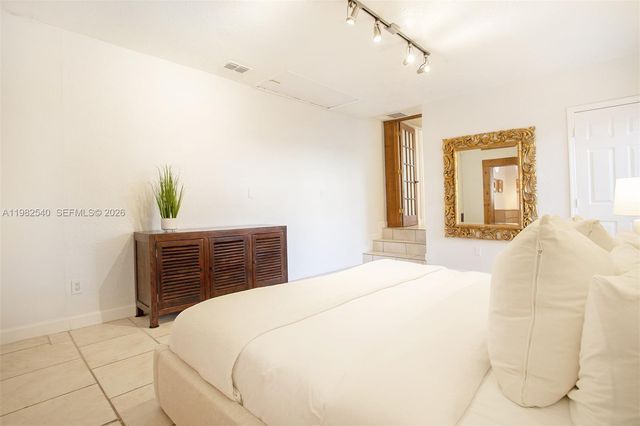 100 SW 26th Road, Miami, FL 33129