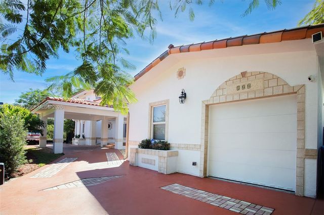 100 SW 26th Road, Miami, FL 33129