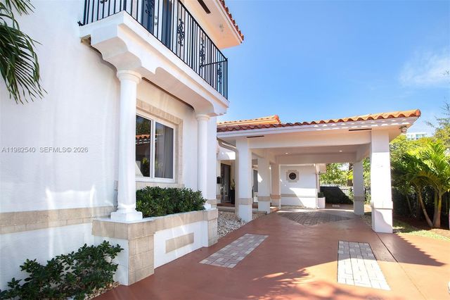 100 SW 26th Road, Miami, FL 33129