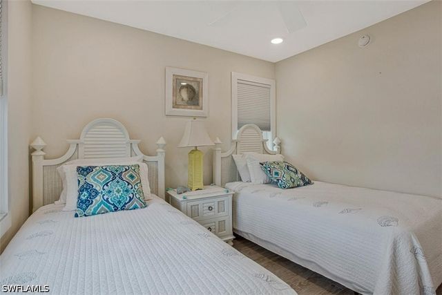4298 27th CT SW 101, Naples, FL 34116