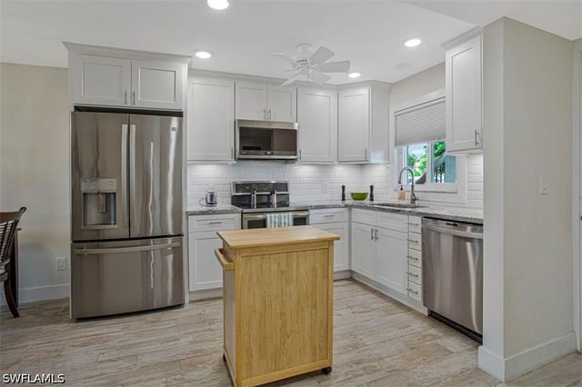 4298 27th CT SW 101, Naples, FL 34116