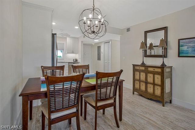 4298 27th CT SW 101, Naples, FL 34116