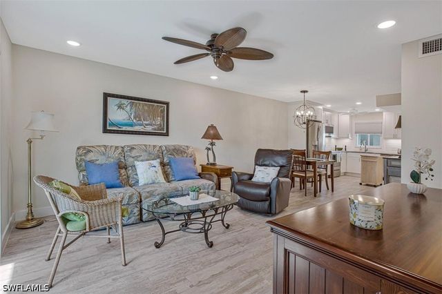 4298 27th CT SW 101, Naples, FL 34116