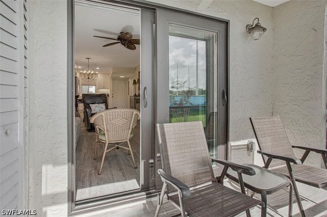 4298 27th CT SW 101, Naples, FL 34116
