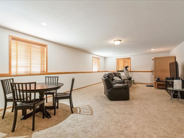 1605 Valentine Drive, Marion, IA 52302