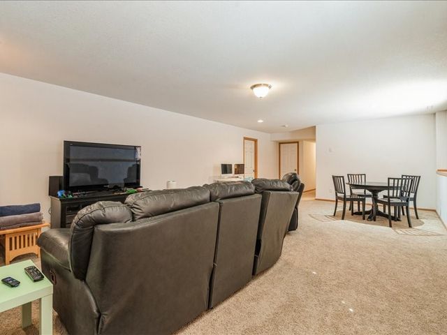 1605 Valentine Drive, Marion, IA 52302