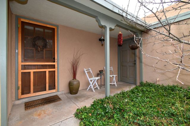 3228 Calle de Molina, Santa Fe, NM 87507