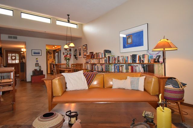3228 Calle de Molina, Santa Fe, NM 87507