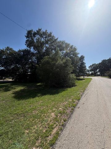406 Bean St, Hempstead, TX 77445