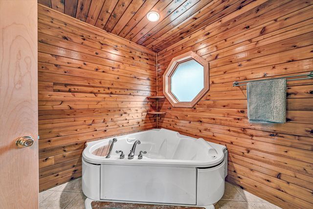 290 Winding WAY, Union Hall, VA 24176