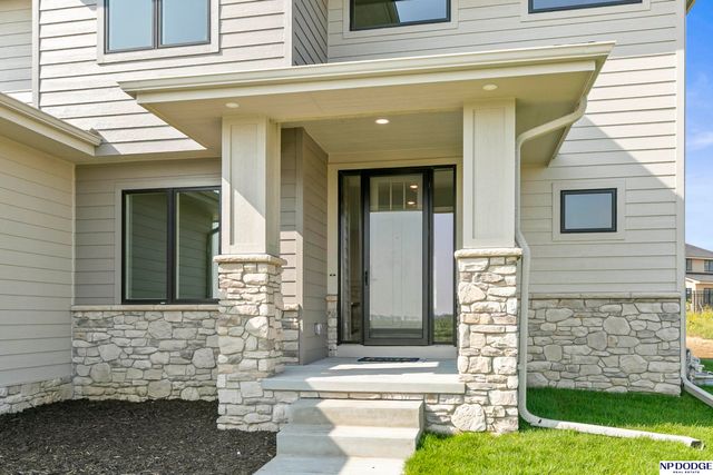 5508 N 195 Street, Elkhorn, NE 68022