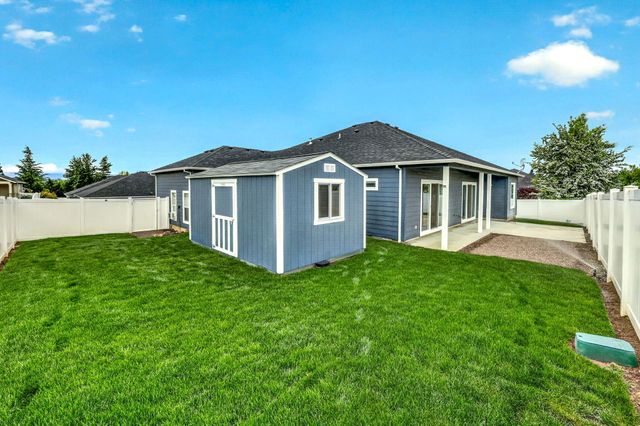 1723 Luxor Lane, Medford, OR 97504