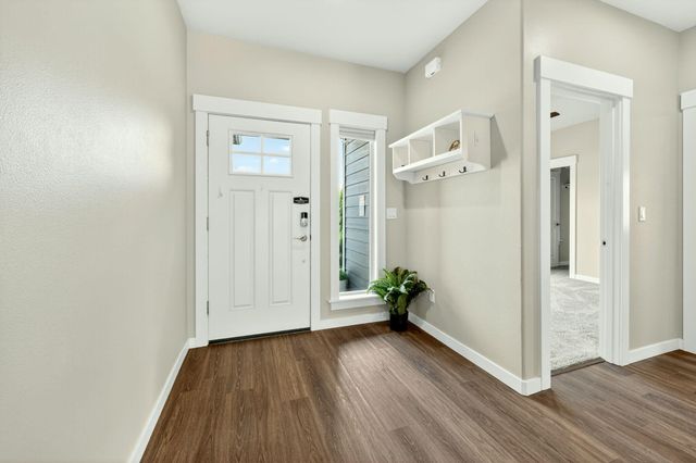 1723 Luxor Lane, Medford, OR 97504