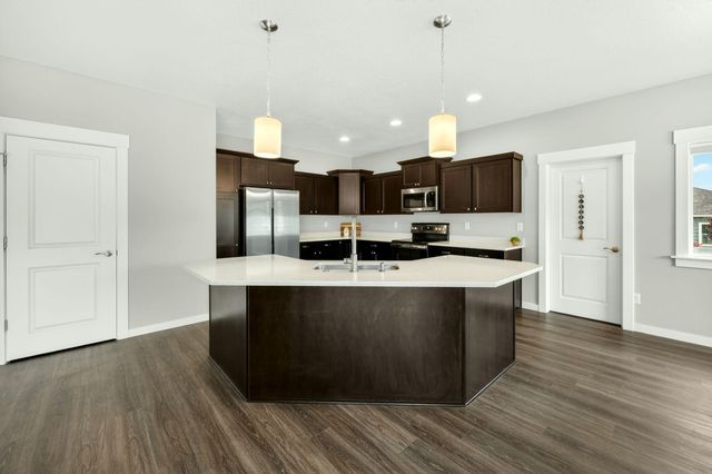 1723 Luxor Lane, Medford, OR 97504