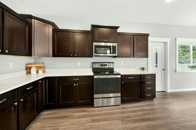 1723 Luxor Lane, Medford, OR 97504