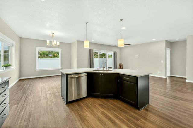 1723 Luxor Lane, Medford, OR 97504