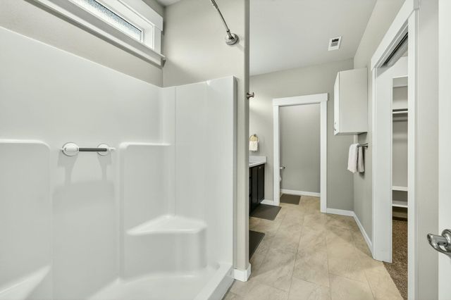 1723 Luxor Lane, Medford, OR 97504