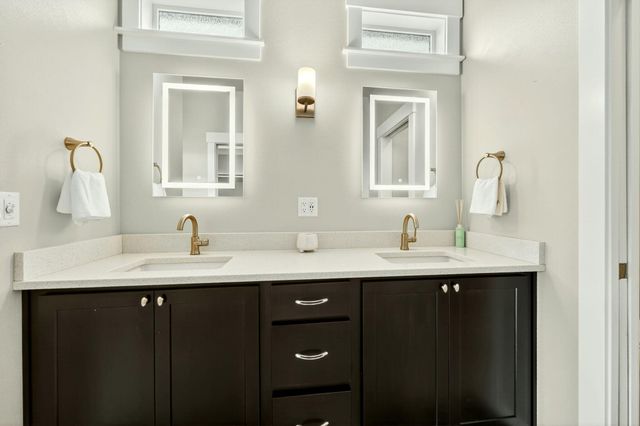 1723 Luxor Lane, Medford, OR 97504