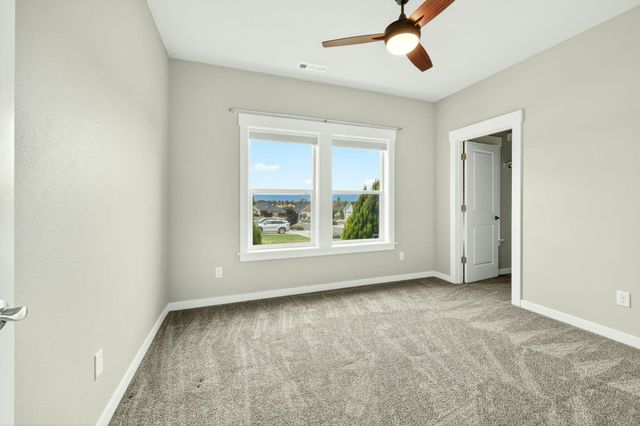 1723 Luxor Lane, Medford, OR 97504