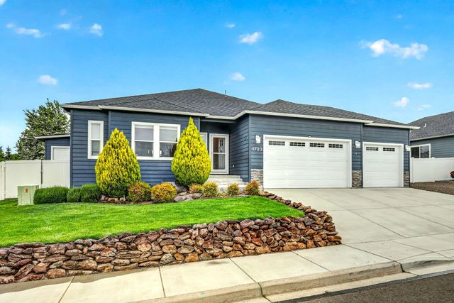 1723 Luxor Lane, Medford, OR 97504