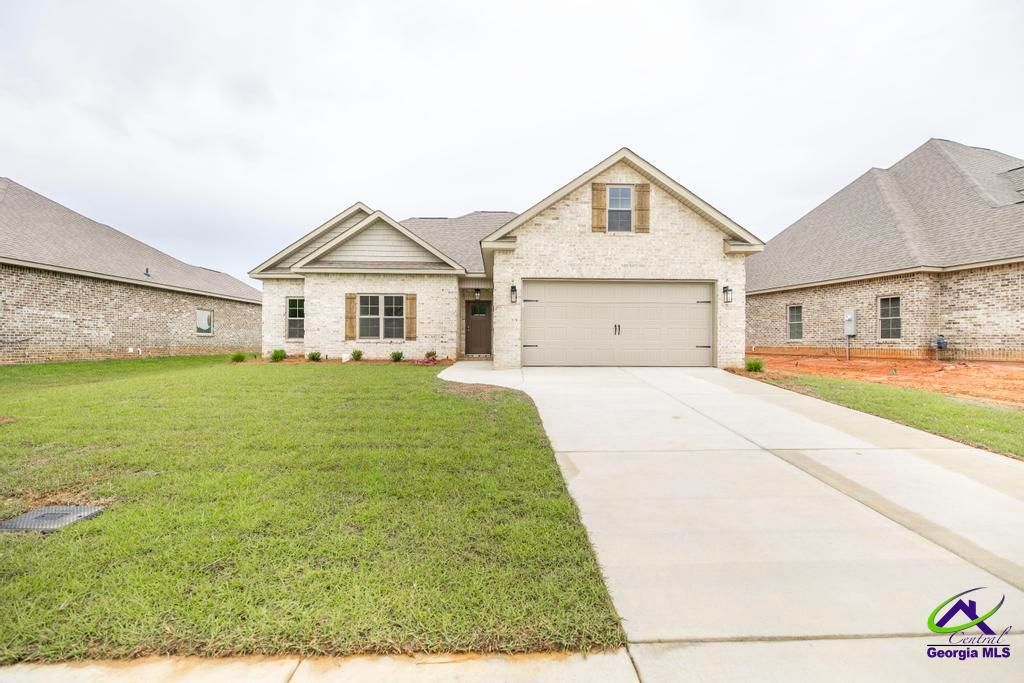 304 Willowbrook Lane, Kathleen, GA 31047
