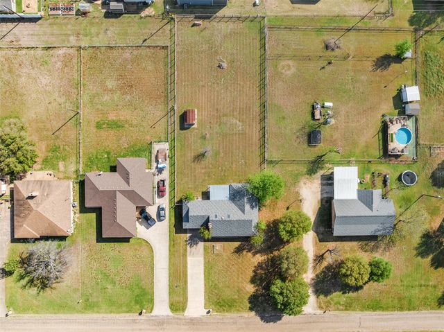 401 Quail Hollow Lane, Woodway, TX 76712