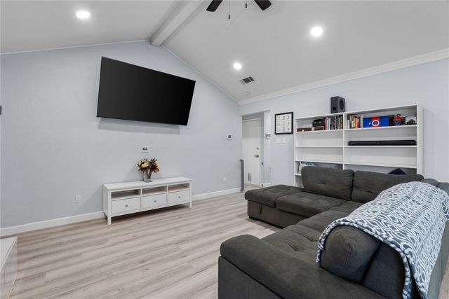 7629 Cedarhill Road, Watauga, TX 76148