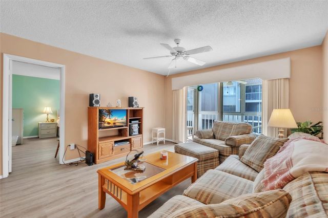 1330 GLEN OAKS DRIVE E 269D, Sarasota, FL 34232