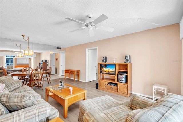 1330 GLEN OAKS DRIVE E 269D, Sarasota, FL 34232