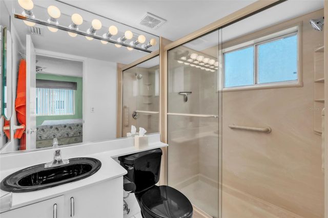 1330 GLEN OAKS DRIVE E 269D, Sarasota, FL 34232