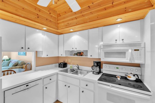 1330 GLEN OAKS DRIVE E 269D, Sarasota, FL 34232