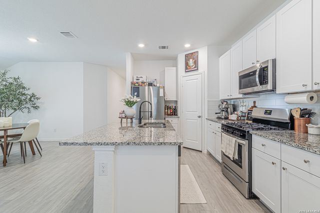 10626 Erinita, Converse, TX 78109