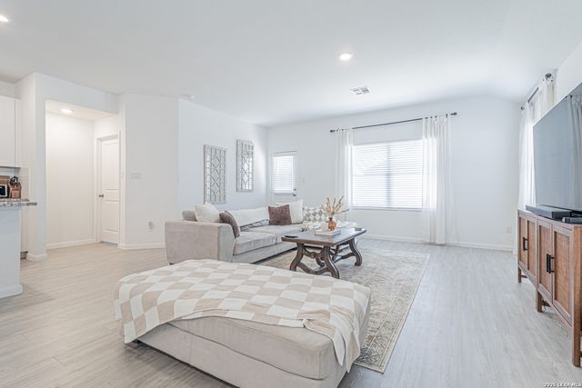 10626 Erinita, Converse, TX 78109