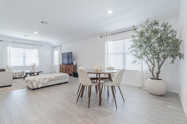 10626 Erinita, Converse, TX 78109