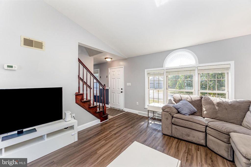 14 MAYFLOWER DR, Jonestown, PA 17038