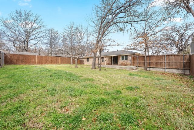 1516 Circle Lane, Bedford, TX 76022