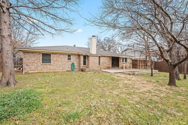 1516 Circle Lane, Bedford, TX 76022