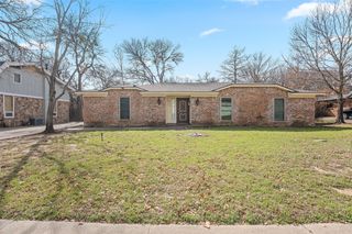 1516 Circle Lane, Bedford, TX 76022