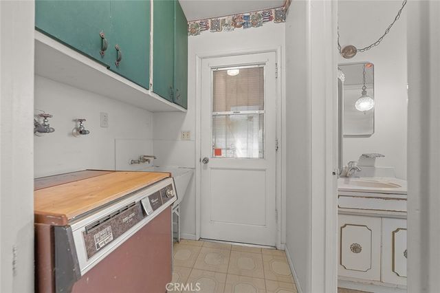 285 E Carter, Rialto, CA 92376