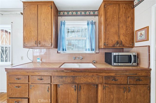 285 E Carter, Rialto, CA 92376