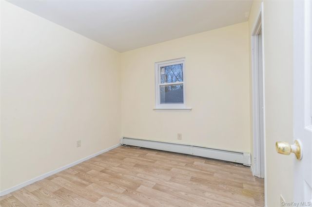 86 Stuyvesant Avenue, Mastic, NY 11950