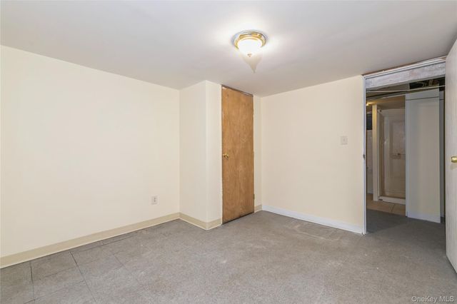 86 Stuyvesant Avenue, Mastic, NY 11950