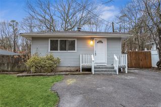 86 Stuyvesant Avenue, Mastic, NY 11950